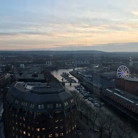 Radisson Blu Hotel, 4* Bristol