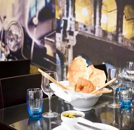 Radisson Blu Hotel, Hotel