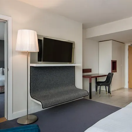 Radisson Blu Hotel, Szálloda Bristol