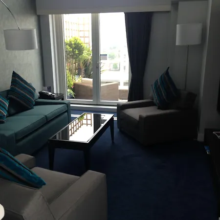 Radisson Blu Hotel, Szálloda Bristol