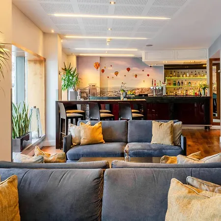 Radisson Blu Hotel, Hotel Bristol