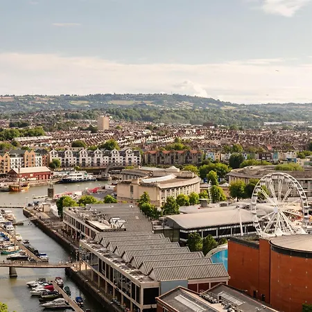 Radisson Blu Hotel, Szálloda