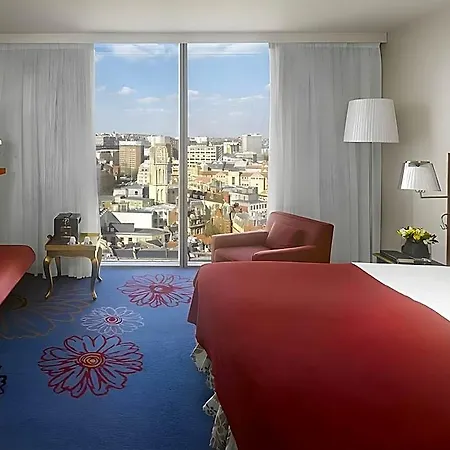 Radisson Blu Hotel, Hotel