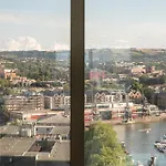 Radisson Blu Hotel, Hotell