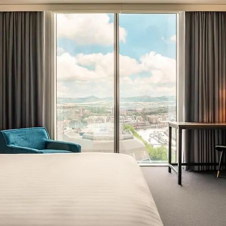 Radisson Blu Hotel, Szálloda Bristol