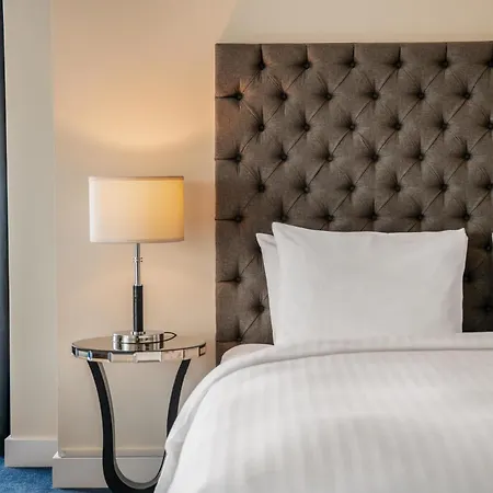 Radisson Blu Hotel, Hotel Bristol