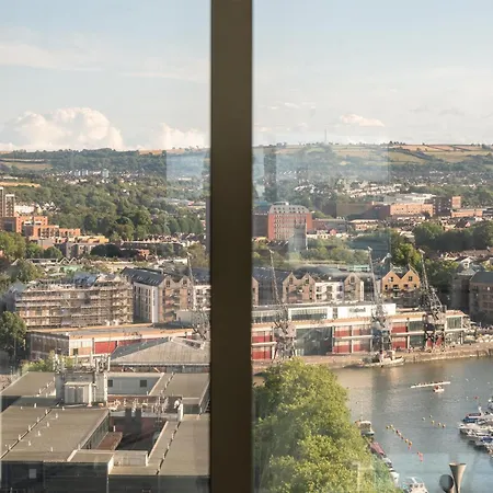 Radisson Blu Hotel, Hotel